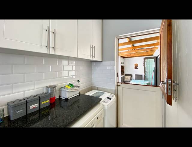 3 BEDROOM HOUSE FOR SALE IN DWARSKERSBOS